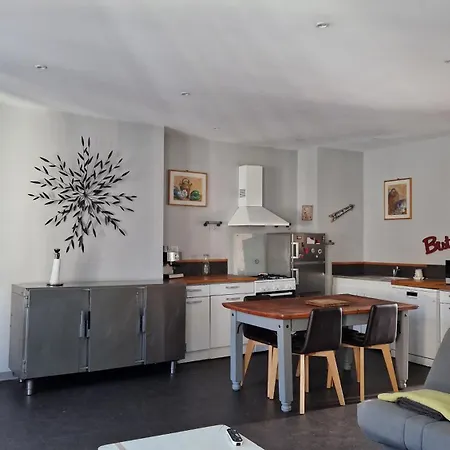 Le Gite De La Tete De L'Art Objat Extérieur photo